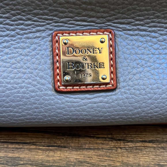 Dooney & Bourke Pebble Grain Bucket/Crossbody Bag - Picture 2 of 9